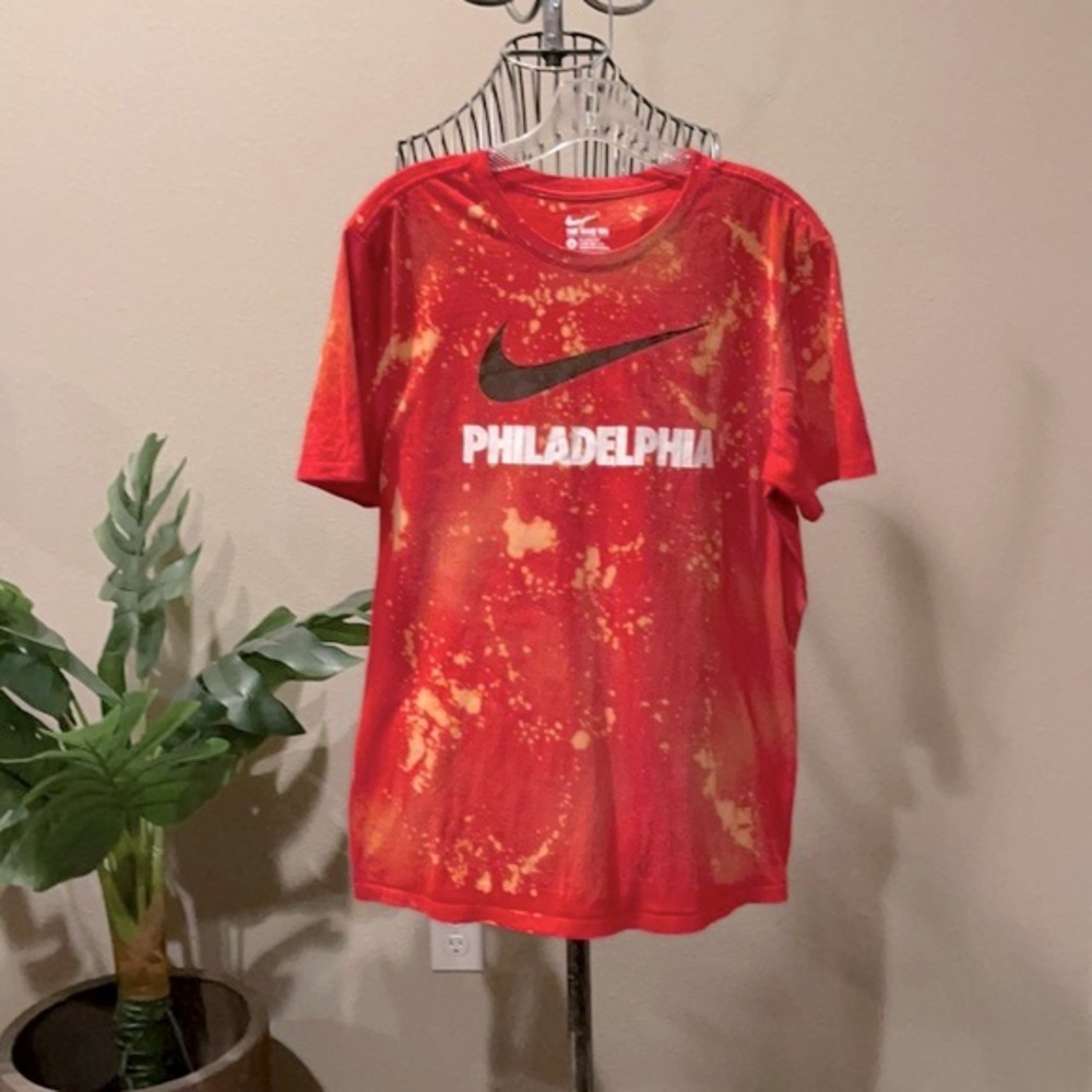 Nike | Philadelphia Custom Bleach Splatter Upcycled T-shirt - Small Business